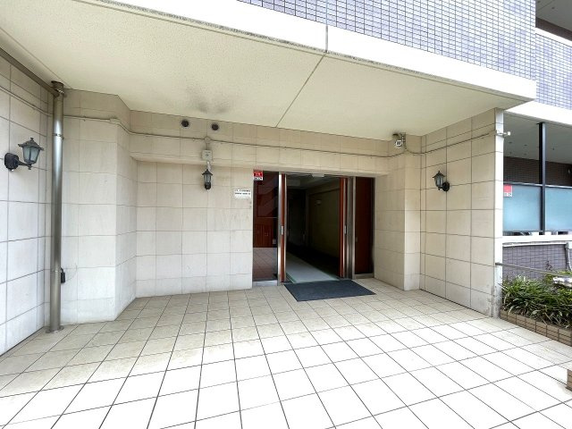 マンションの顔でもある、高級感漂うエントランス。　