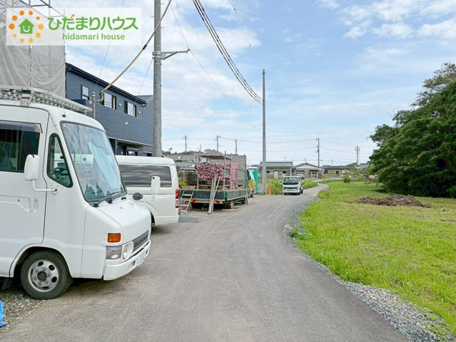 周辺は緑も多く、スーパーやドラックストアも近い為、住環境良好です♪
