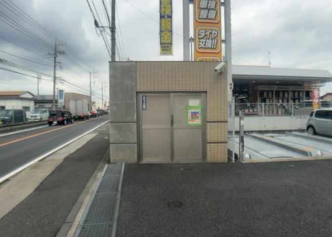 共有部分は、住民なら誰もが使える設備のこと。例えば駐車場やエレベーター、インターネット設備、セキュリティ設備などがあります。他にも、マンションの廊下・外部階段やエントランス・ゴミ置き場などがあります。