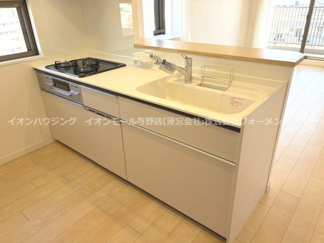 カウンター越しに家族と会話しながらお料理ができます