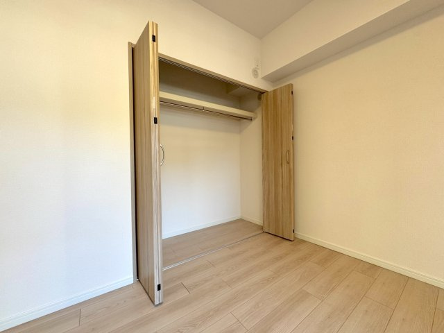 収納　各所に配置された豊富な収納スペース。お部屋を広々とスッキリ保つことができ、荷物の多いご家庭も安心です。