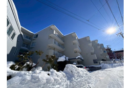 オリンピア月寒公園弐番館の外観