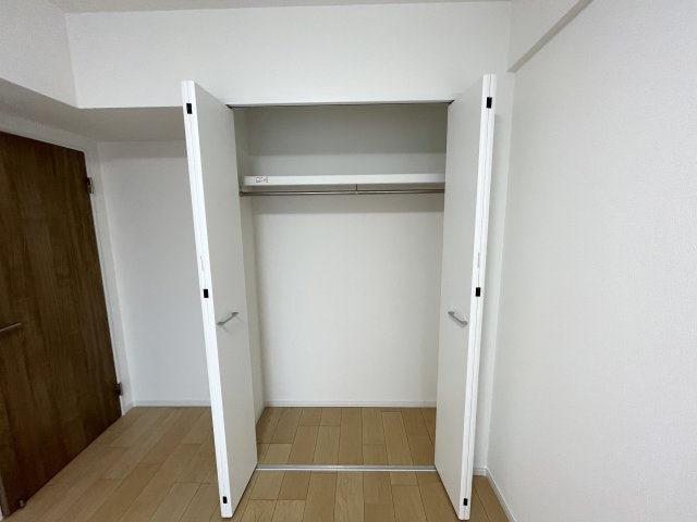 大容量のクローゼットは、衣装持ちの方でも安心。　