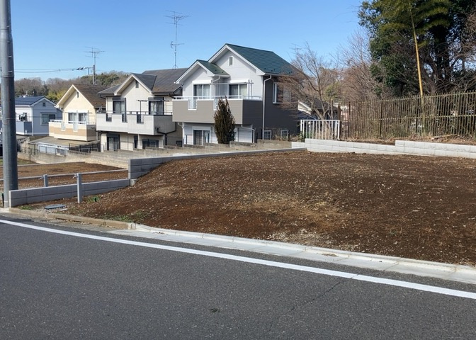 物件の詳細については、現地を見てわかること以外に、役所や法務局などで調べないとわからないことがあります。そのため、現地に行く場合は、もしこの物件を買ったらどのような生活ができるかをイメージしましょう。