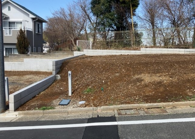 人が暮らすうえで日光は大切な要素となります。日当たりの良さは譲れないポイントですね。併せて近くに大きな建築物の建築予定がないか、あるいはそれが可能な土地が近くにないか事前に確認することもお勧めします。