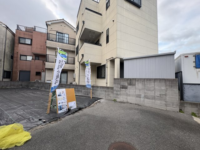 【現地写真】前面道路は4ｍ道路で開けており駐車も楽々♪