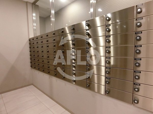 プレミストタワー大阪新町ローレルコート　共用ポスト