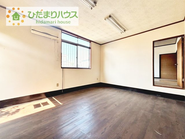 お掃除しやすく、清潔感を保てるのでダニも発生しにくいフローリング♪
