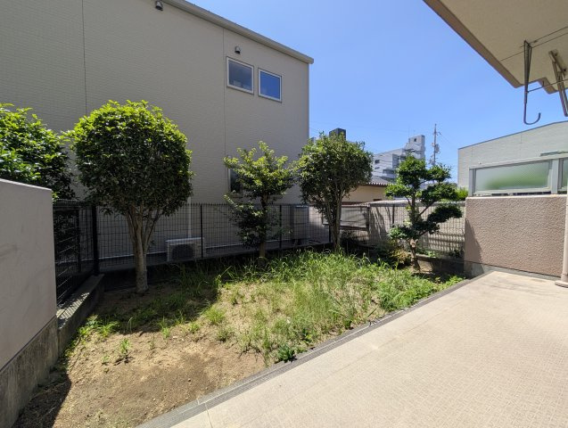 1階につき専用庭付です！