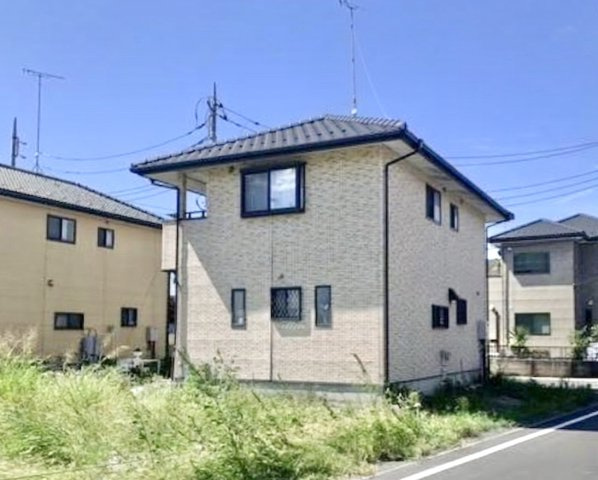 ■外観｜いまのアパート生活で走り回るお子さんを怒ってしまった経験はありませんか？走り回ることもジャンプすることも子どもの習性です！庭付き一戸建てならお子さまも思いっきり遊べます(^^)