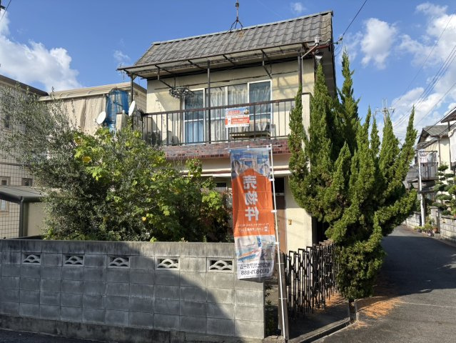 南東角地の中古物件です。