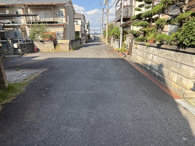 前面道路含む現地写真です