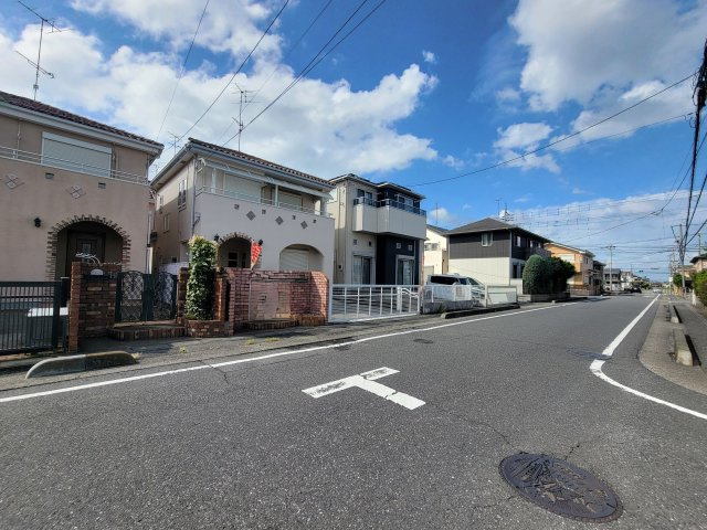 前面道路含む現地写真です