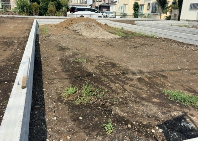土地を買う際、住む地域の自治体や福祉の補助制度にも注目してみましょう。子供や老人の医療補助やゴミ出しのルールなど、自治体によってルールに大きな違いがあるため、暮らしやすい土地で判断するとよいでしょう。