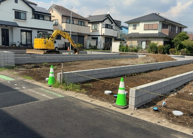 人が暮らすうえで日光は大切な要素となります。日当たりの良さは譲れないポイントですね。併せて近くに大きな建築物の建築予定がないか、あるいはそれが可能な土地が近くにないか事前に確認することもお勧めします。