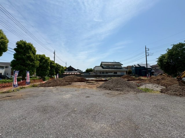 対象地：D区画　全10区画　　間取り・外観・設備まで自由にプランニング可能。暮らし方に合わせた住まいをご提案できます。花田小学校まで徒歩約4分(270ｍ)、毎日の通学がしやすい住環境です。