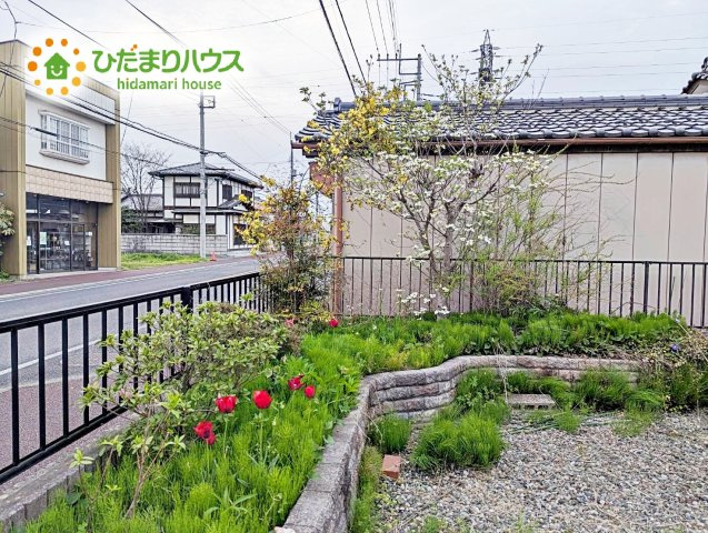 陽だまりが気持ちいい、毎日の小さな癒しの場所。
