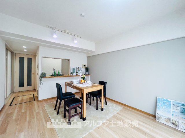 【Morning　Light】◆朝の光から始まる暮らし◆　やわらかな光が差し込む住まい。ここで迎える朝が、慌ただしい日常に少しの余裕と穏やかな時間を届けてくれる。