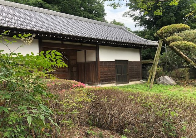 人が暮らすうえで日光は大切な要素となります。日当たりの良さは譲れないポイントですね。併せて近くに大きな建築物の建築予定がないか、あるいはそれが可能な土地が近くにないか事前に確認することもお勧めします。