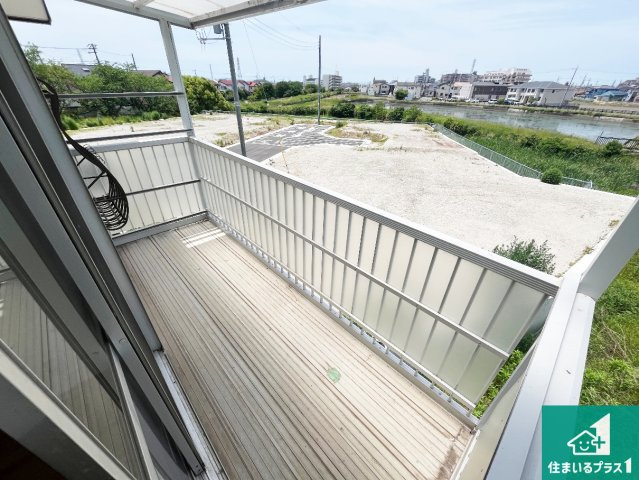 日当たりのよいバルコニー！お部屋が開放的に！