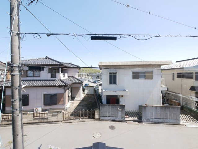 2階より東側を望む