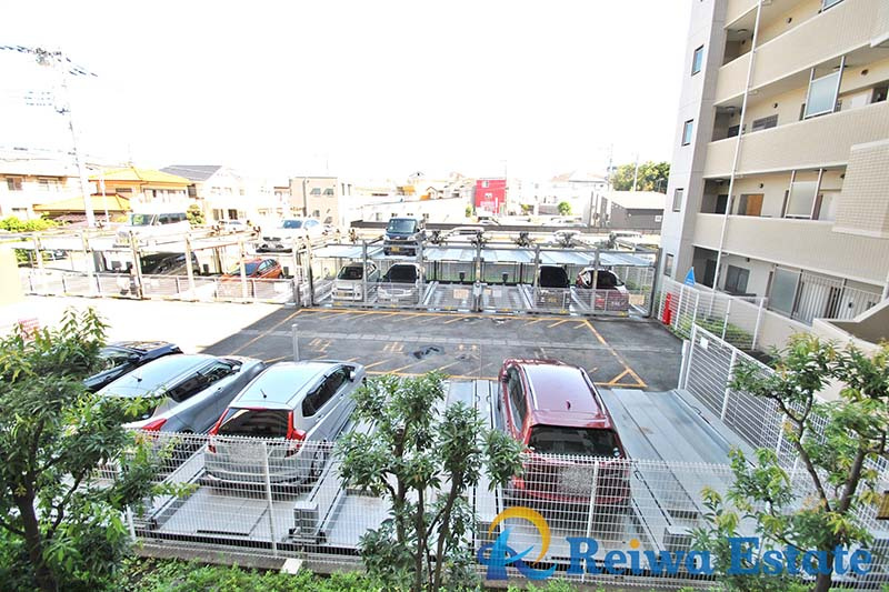 敷地内駐車場あり。空き状況要確認。