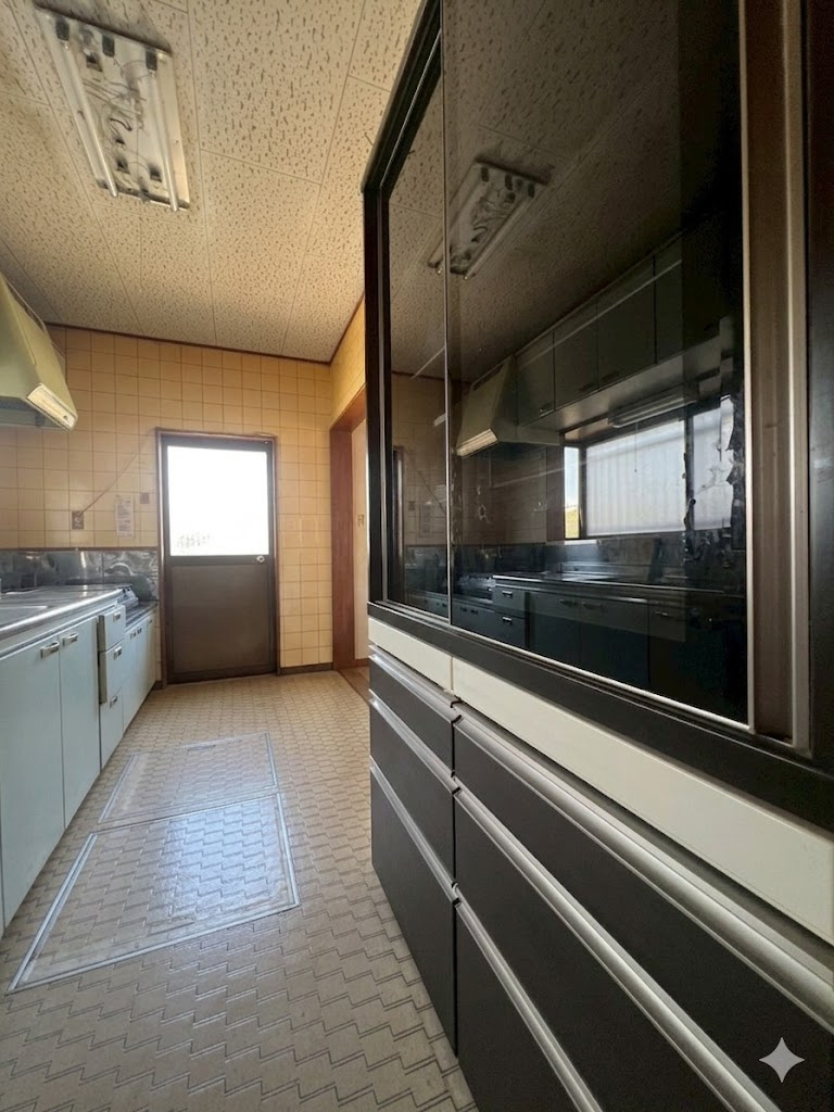 キッチン食器棚