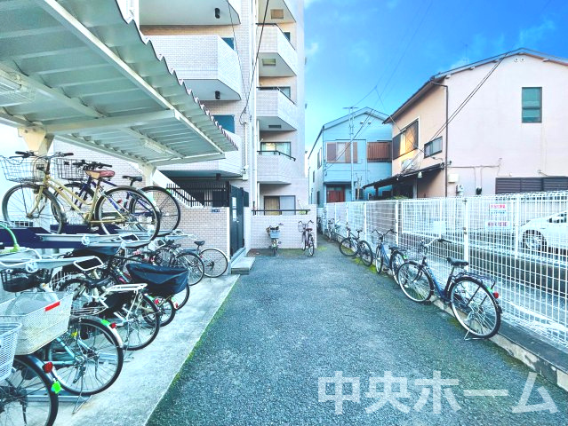 【自転車置き場】最新の空き状況や費用などの詳細は担当スタッフまでお問い合わせください。