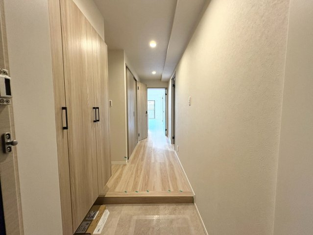 玄関が整い、来客時にも気持ちよく迎えられます