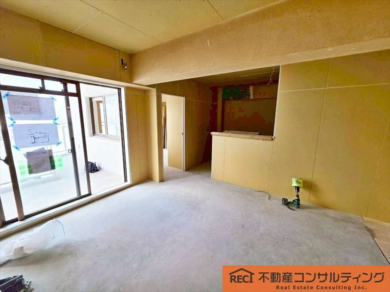 スーパーも徒歩圏内に多数あり！便利な住環境♪