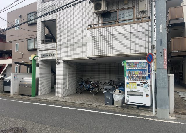 眺望の良さを楽しめるダイニングキッチンで家族団らんの時間を過ごしてはいかがでしょうか。バルコニーから見える景色を家族で眺める時間は、時間が経つのを忘れてしまいそうですね。是非、現地を見に行きましょう！