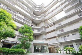 南港ポートタウンうしお25号棟の外観