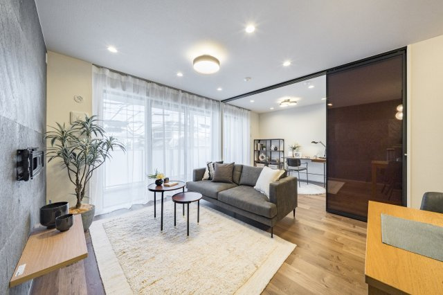 床暖房付きのリビングダイニング　※家具は含まれません