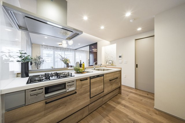 ペニンシュラ型のシステムキッチンを新設しております　※家具は含まれません