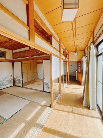 ■縁側｜縁側のからは温かな日差しが入りこみます♪安心できる和室＆陽光で暮らしも嬉しいですね＾＾