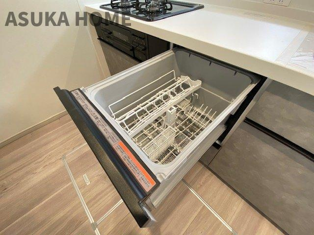 家事の時短にも役立つ食器洗浄乾燥機を標準装備。