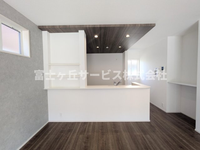 前から見たキッチンです
