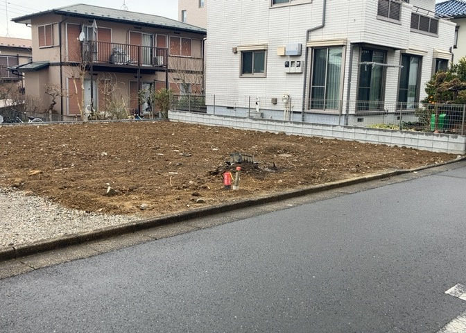 土地を買う際、住む地域の自治体や福祉の補助制度にも注目してみましょう。子供や老人の医療補助やゴミ出しのルールなど、自治体によってルールに大きな違いがあるため、暮らしやすい土地で判断するとよいでしょう。