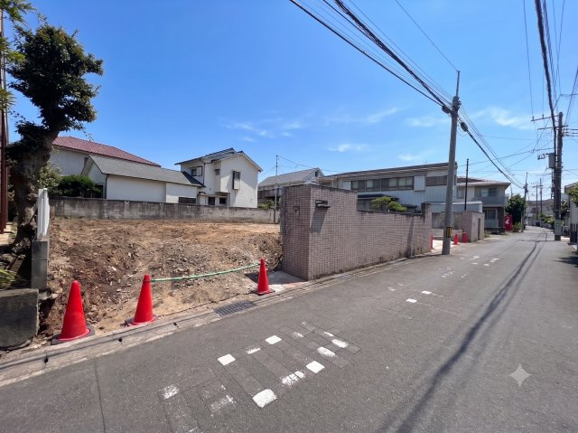 解体工事中、更地渡しです　※一部AI加工を施しております。現況を優先とします。