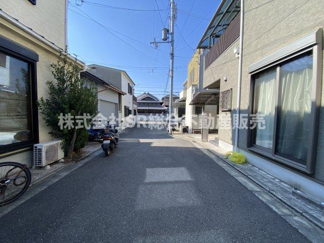 前面道路含む現地写真です