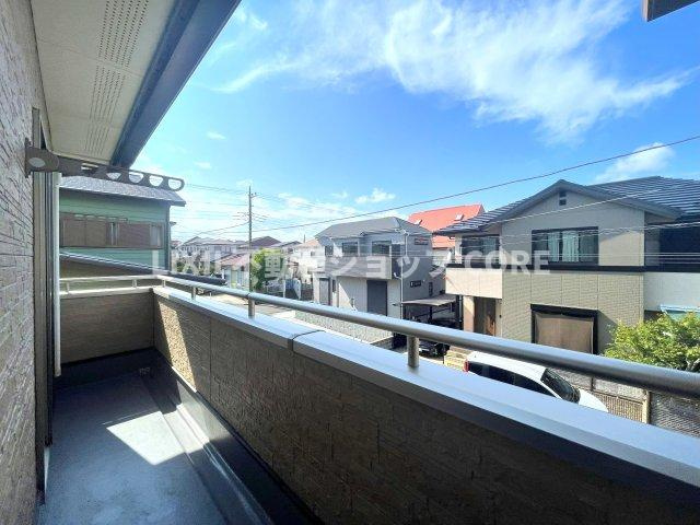 開放感いっぱいの眺望と共に光と風を享受するバルコニー。景観を眺めることができます。　