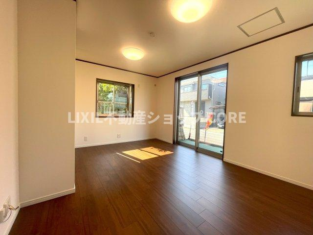 上質な時間を育む暮らしのメインステージ。寛ぎとコミュニケーションを育む居心地のよい場所。　