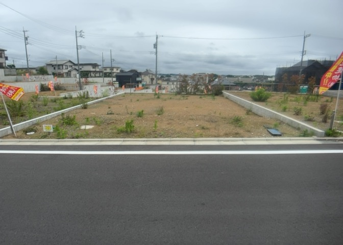 物件の詳細については、現地を見てわかること以外に、役所や法務局などで調べないとわからないことがあります。そのため、現地に行く場合は、もしこの物件を買ったらどのような生活ができるかをイメージしましょう。