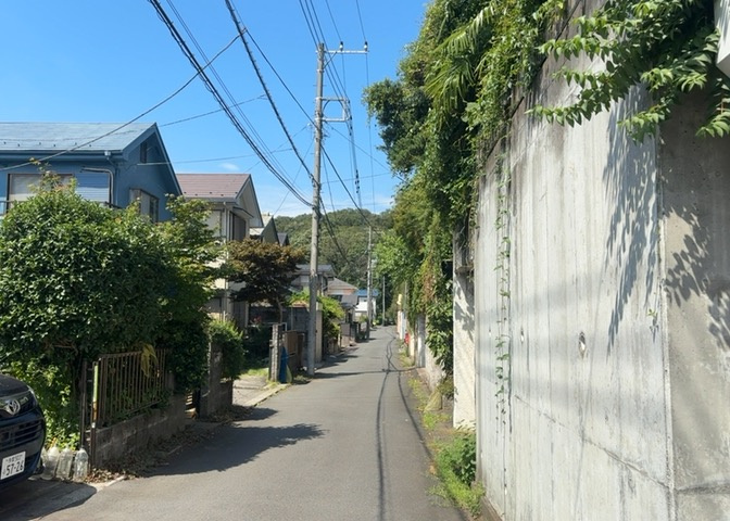 土地の地勢が高台の場合、景色を綺麗にみることができ、景色にこだわってお家探ししている方におすすめです！また平坦地よりも風通しがいいというメリットがあります。デメリットもあるので是非現地でご確認下さい。