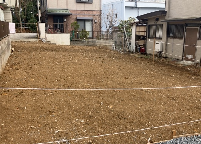 隣家の土地はどうなっているのか、生活利便施設が近くにあるのか、学校まで近いかなど、お客様のライフスタイルにあわせたイメージが重要です。また、近くにあると困る施設が近くにないかも確認するといいでしょう。