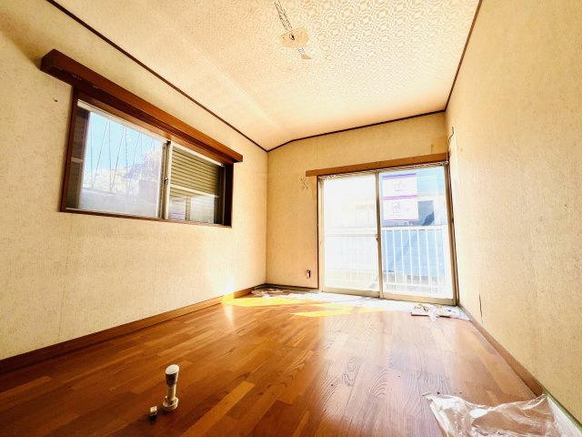 洋室(リフォーム前の写真です)