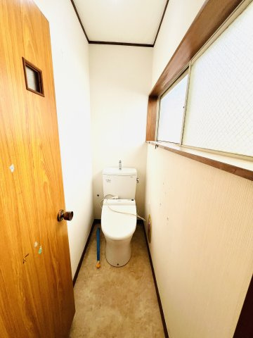 トイレ(リフォーム前の写真です)