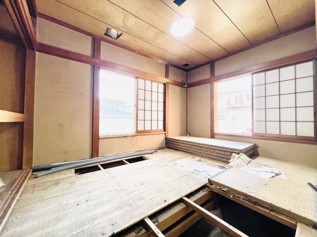 洋室(リフォーム前の写真です)