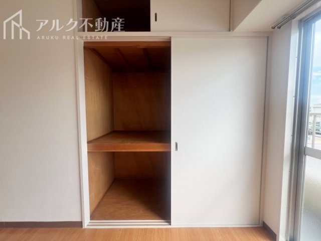洋室収納