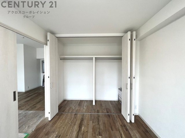 衣類やアクセサリー、小物類の収納が便利で整理整頓がしやすく、部屋の美観を保ちつつ、スペースを最大限に活用できます。衣服のしわやダメージを防ぎ、長持ちさせることができます。